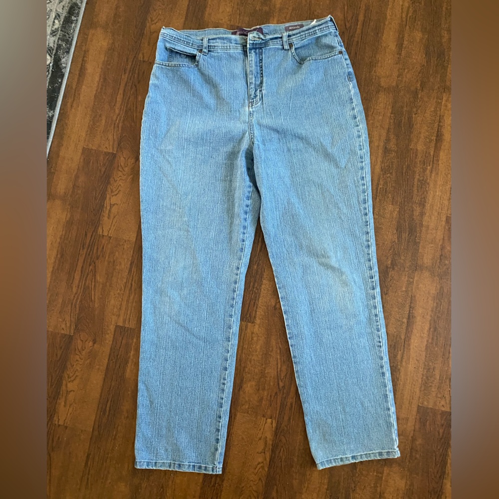 Gloria Vanderbilt womens jeans